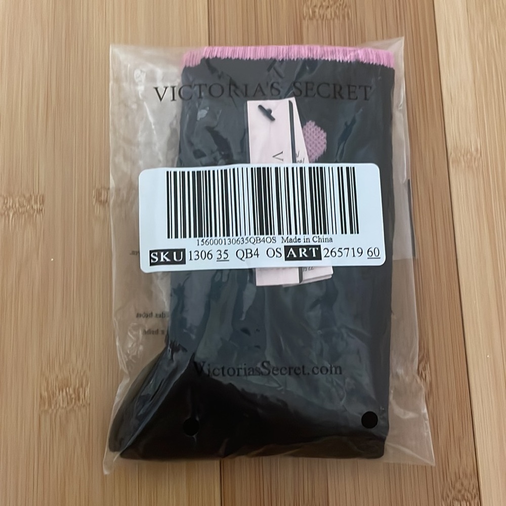 VICTORIA'S SECRET Bamboo Love Crew Socks - Picture 4 of 4
